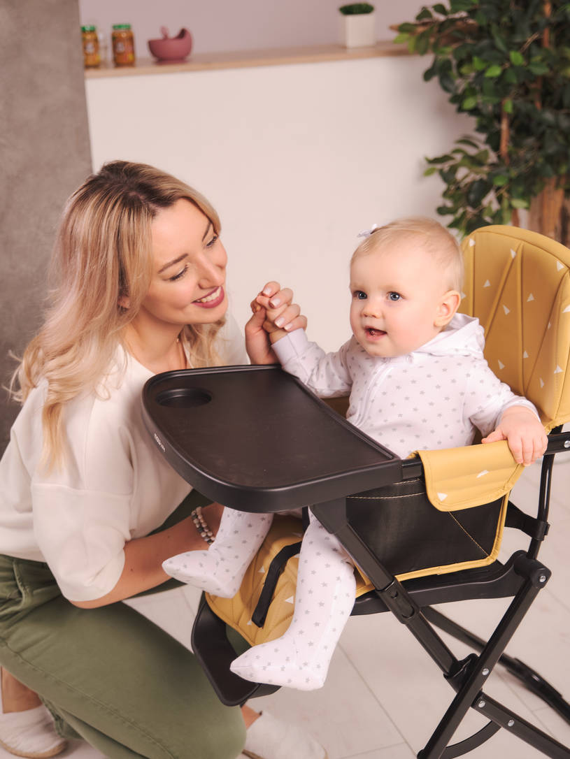 Стульчик для кормления Mowbaby Bravo Desert Beige